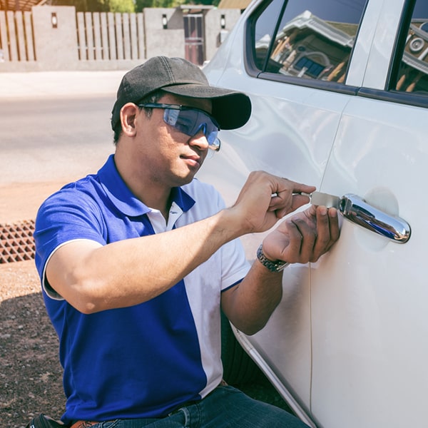 puede contactar a la cerrajería de autos llamando al número de teléfono proporcionado en su página web